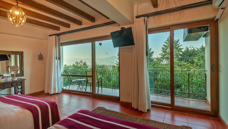 Hotel Port�n Del Cielo