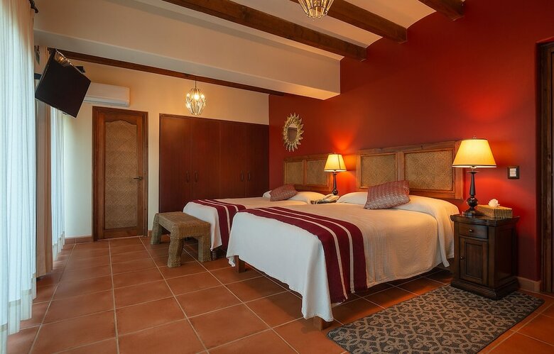 Hotel Port�n Del Cielo