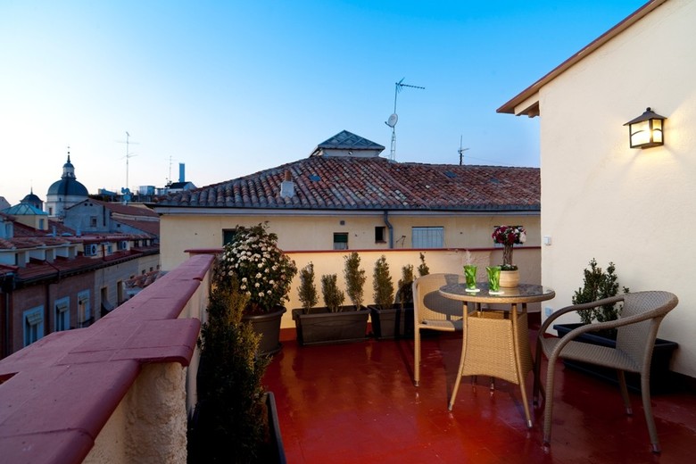 Hostal THC Tirso Molina Hostel