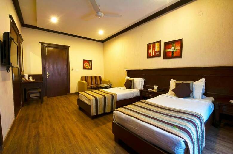 Hotel Siris 18 Gurgaon
