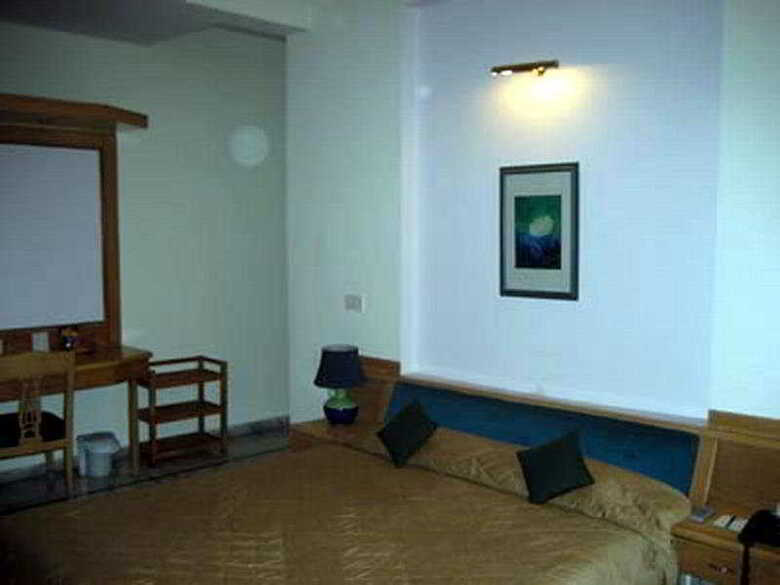 Hotel Siris 18 Gurgaon