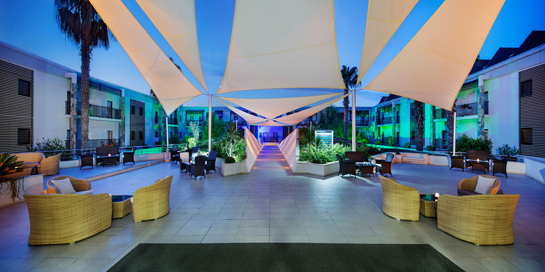 Crystal Green Bay Hotel