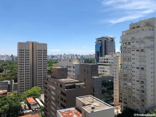 Apartamento Confort�vel - Itaim Bibi