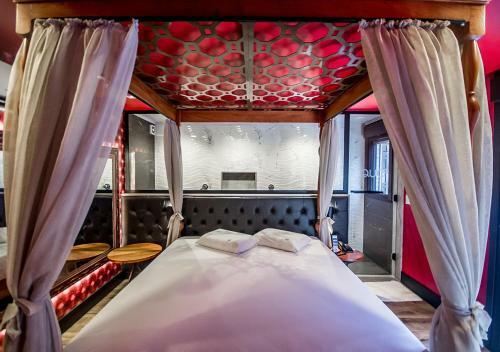 Hotel Motel Quo