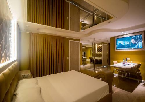 Hotel Motel Quo