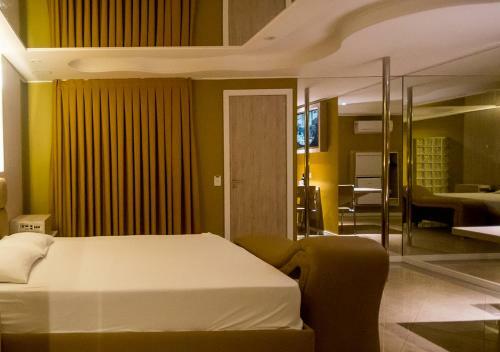 Hotel Motel Quo