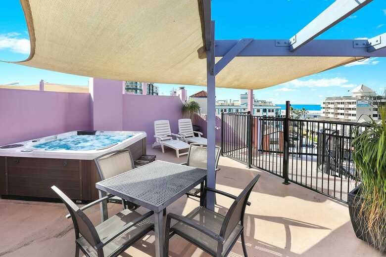 Hotel Nautilus Mooloolaba