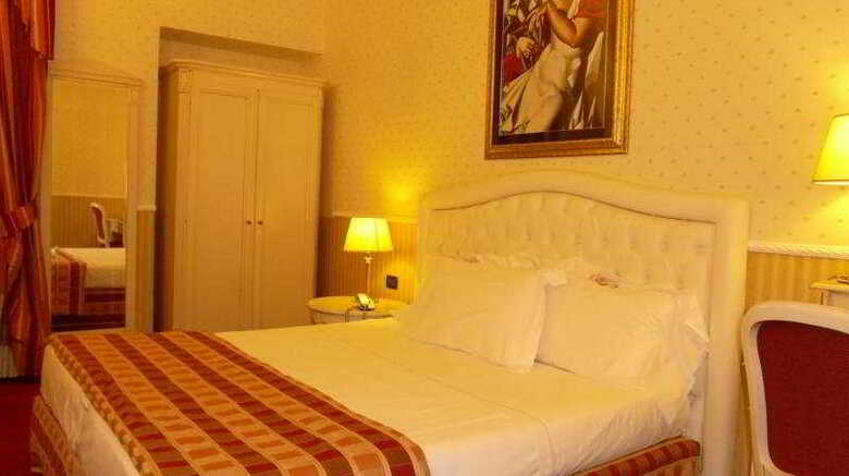 Hotel Capitolium Rooms (.)
