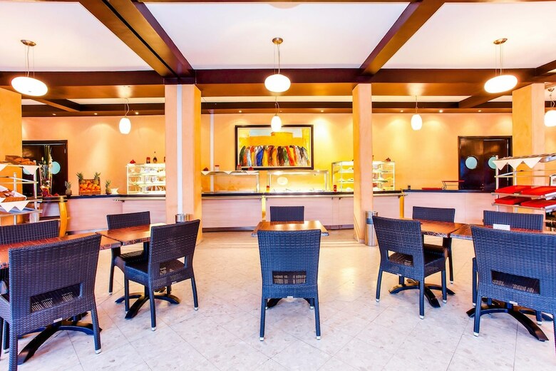 Hotel Relax Airport