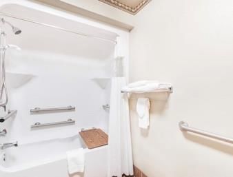 Hotel Howard Johnson Inn & Suites