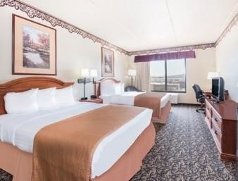 Hotel Howard Johnson Inn & Suites
