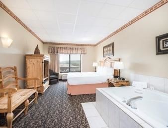 Hotel Howard Johnson Inn & Suites