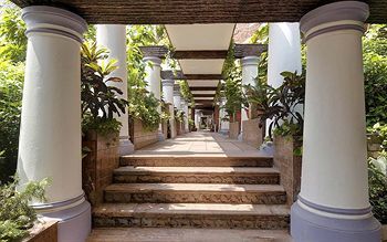 Hotel Mayfair Beach Resort