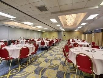 Hotel Clarion Inn & Suites