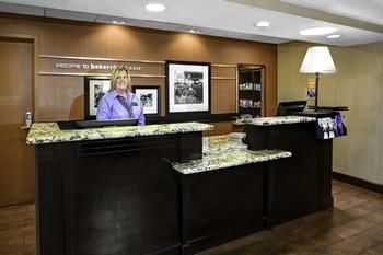 Hotel Hampton Inn And Suites Bakersfield