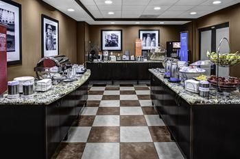 Hotel Hampton Inn And Suites Bakersfield