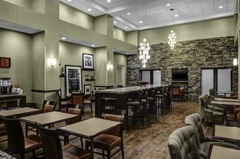 Hotel Hampton Inn And Suites Bakersfield