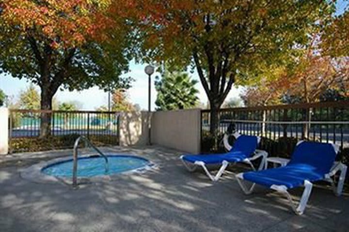 Clarion Hotel