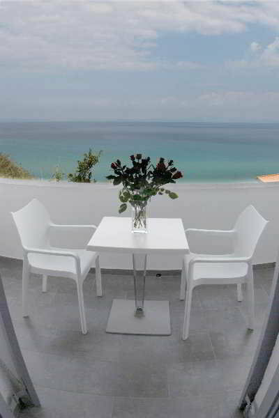 Hotel White Suites