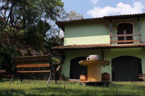 Casa Com Jardins Varandas Do Quitandinha