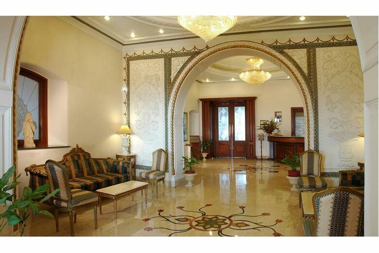 Hotel Noor Us Sabah Palace