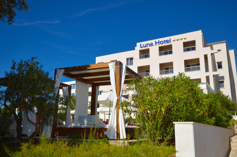 Luna Island Hotel