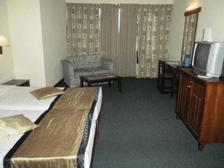 Hotel Janaki