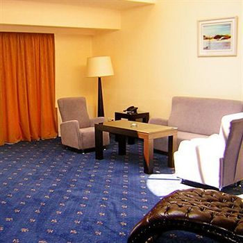 Hotel Regineh