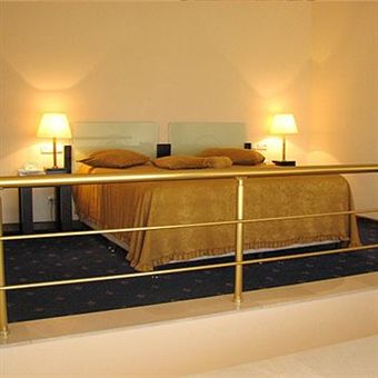 Hotel Regineh