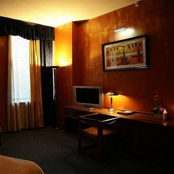 Ararat Hotel