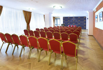 Ani Plaza Hotel