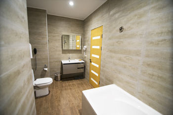Ani Plaza Hotel