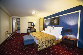 Ani Plaza Hotel