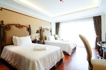 Hotel Miracle Suite