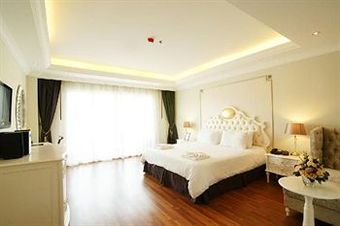 Hotel Miracle Suite
