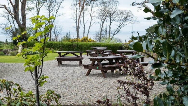 Hotel Invernairne Guest House