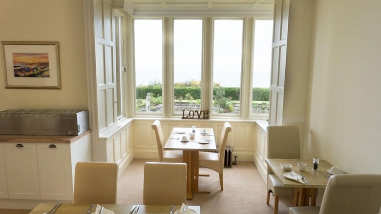 Hotel Invernairne Guest House