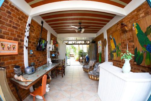 Hostal Pousada Mara E Claude Ltda