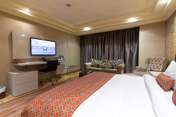 Hotel Victoria Crown Plaza