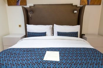 Hotel Victoria Crown Plaza