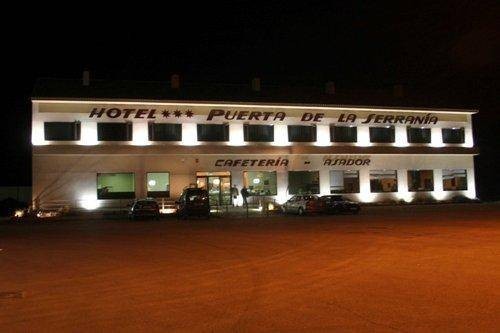 Hotel Puerta De La Serrania
