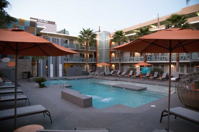 Hotel Oasis At Gold Spike