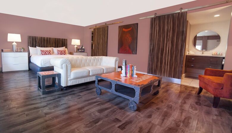 Hotel Oasis At Gold Spike