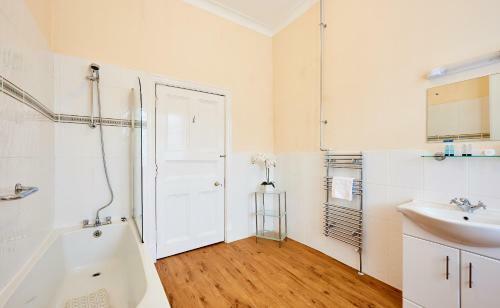 Quality Hotel Perth (.)