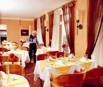Hotel Troon Marine