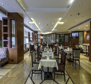 Hotel Sarovar Portico