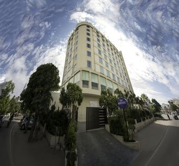 Hotel Sarovar Portico