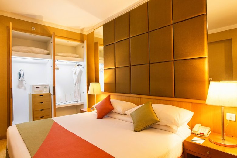 Hotel Ellaa