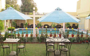 Hotel Ritz Plaza