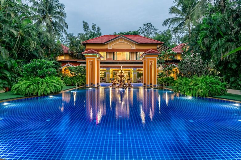 Hotel Mayfair Lagoon